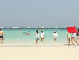 Beautiful day to 'Koh Lan' a beautiful island nearby Bangkok