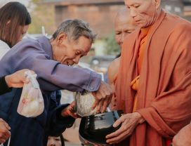 Bangkok Morning Life: Following the Monk’S Bowl