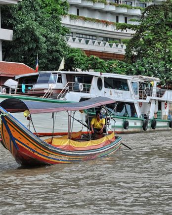 Long tail boat 