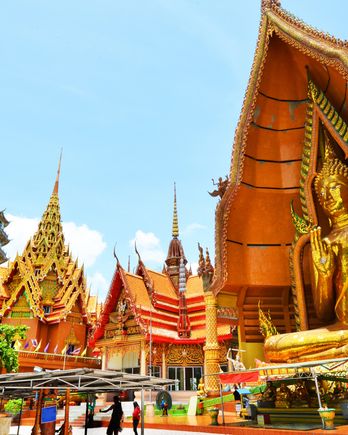 Wat Tham Suae