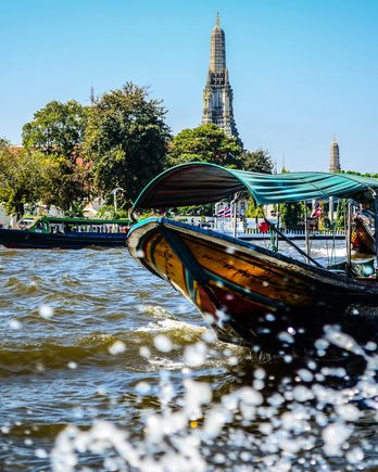 Long tail boat 