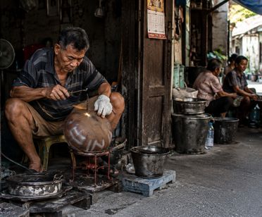 Old Bangkok Alms Giving, Markets & Craftsmanship with Local Breakfast