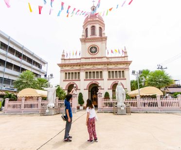 Riverside Communities: Bangkok’S Flower Market, Temples & Local Heritage Village (Half Day)