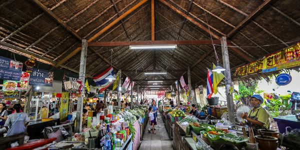 Khlong Lat Mayom Floating Market: A Complete Guide for Travelers