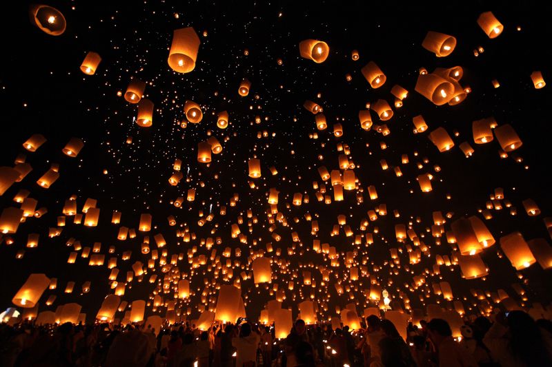 Public Holidays and Festivals in Thailand: Yi Peng Festival or Lantern Festival, the highlight of Chiang Mai's Loy Krathong Festival